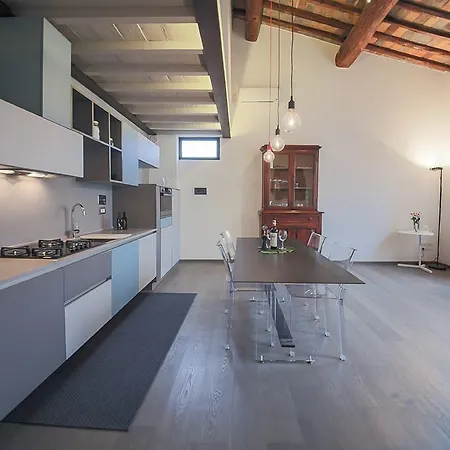 Pepi Attic * Florencia
