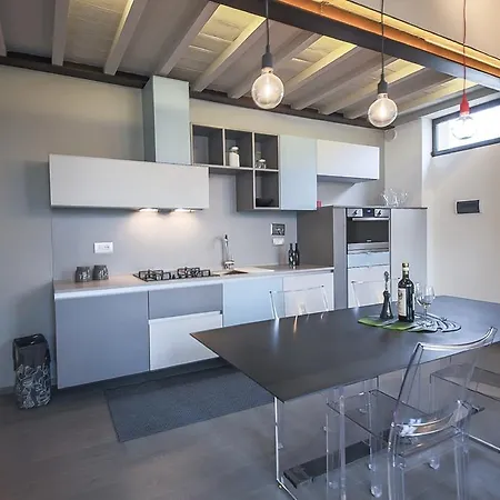 Pepi Attic Florencia